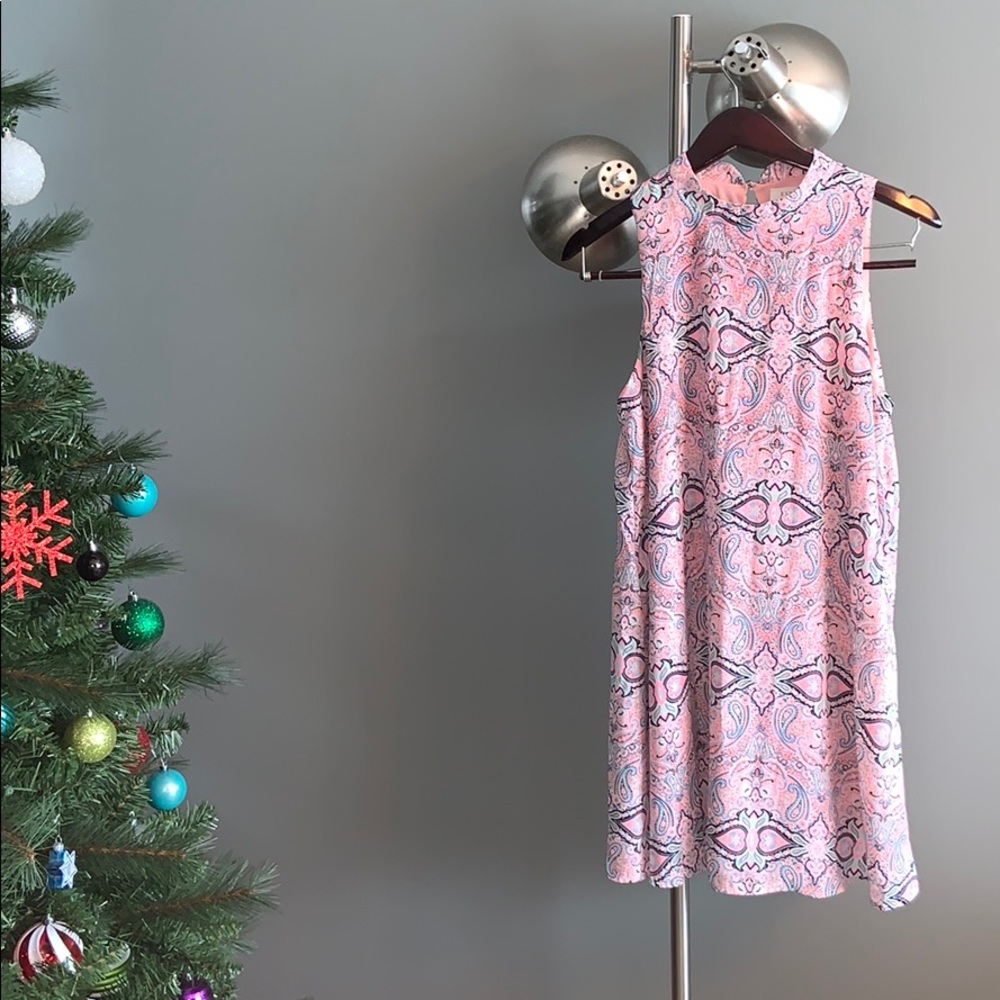 Francesca’s paisley shift dress w/ highneck 🆕